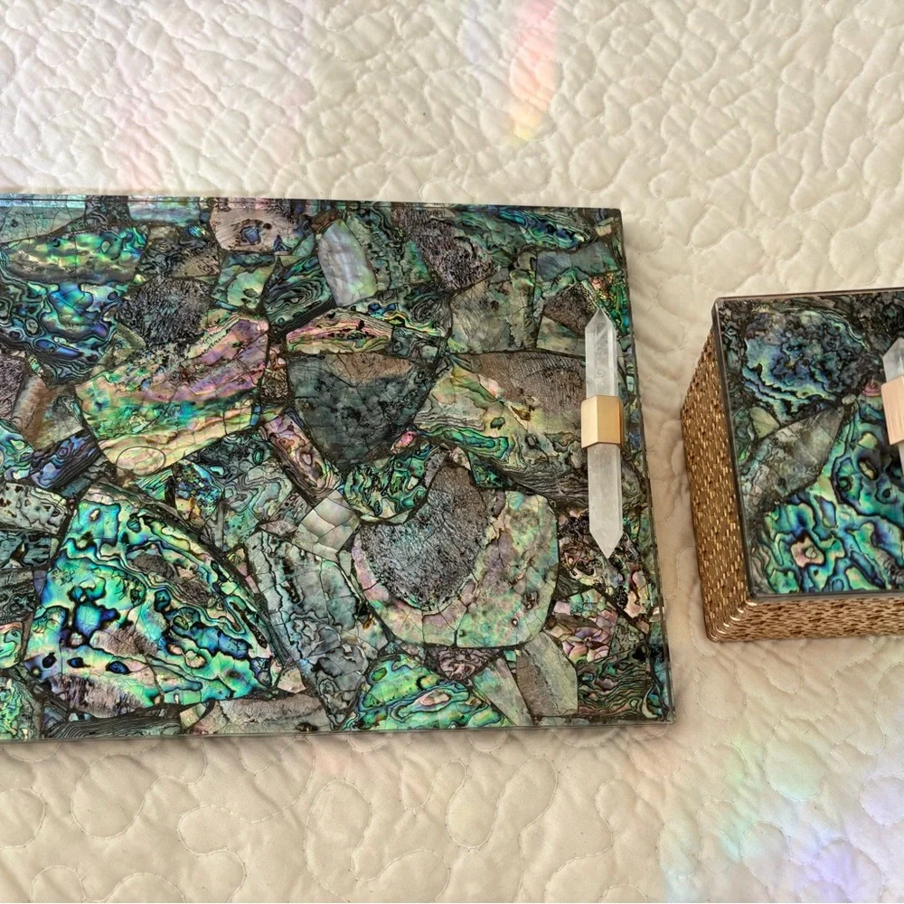Kendra Scott Abalone Shell Tray and Gold Box Set - Picture 14 of 16